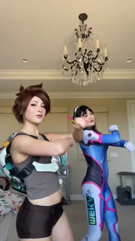 We do our lil dancey dance #cosplayers #ow #fypage 