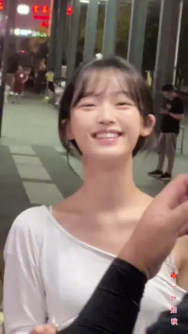 朕可爱的爱妃哦!😍 ❤❤❤XiaoFu so cute 🍁🍁🍁 #小付吃饱没 #XiaoFuchibaoMei #XiaoFu #最美王昭君 #三峡千古情景区 #汉服娘 #中华娘 #甜妹 #古风 #马面裙 #tangdynasty #cheongsam #hanfu #qipao #gaixinhchina #girlchinese #cotranghoangu #hotgirldouyin #hanfugirl #hanfustylis 