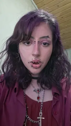 video necessário 💥    #piercinglovers #piercinggirl #piercingnaboca #snakebites #dahliabites #angelfangs 