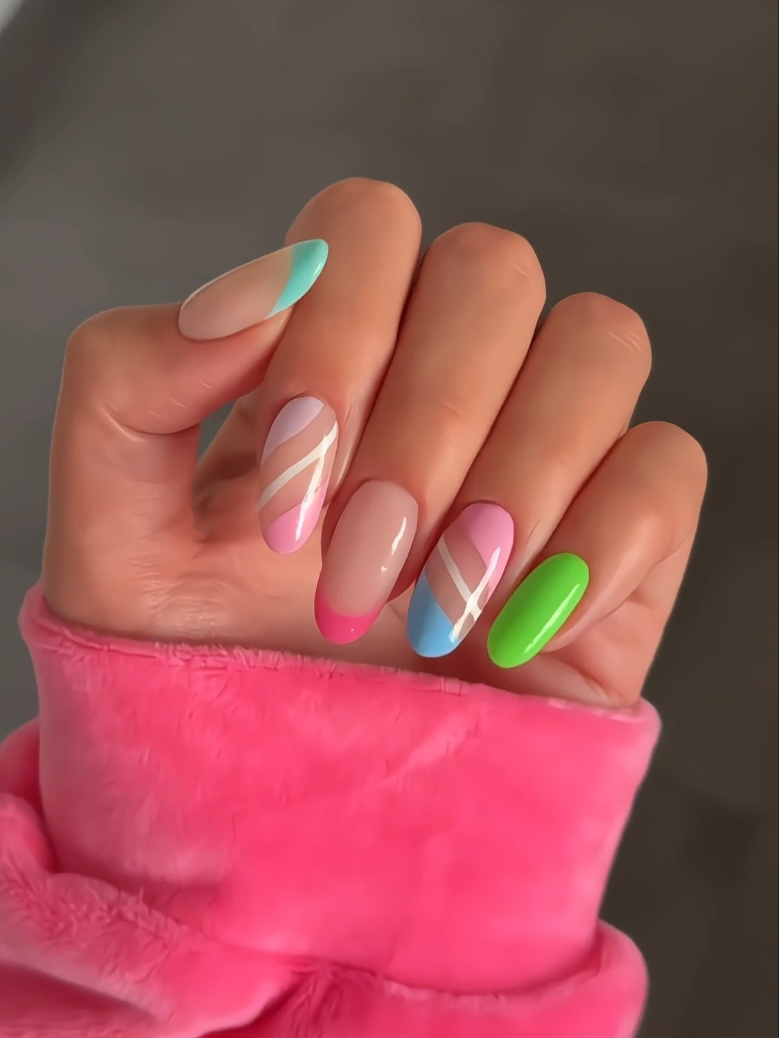 A design that will never go out of style! 🤭 Tag a bestie who needs to try this set 👇 🎨: Seaside, Mood, Crush and Lucid. #glamrdip #glamrdipkit #glamrdipnails #nailinspo #nails #nailart #nailartinspo #nailarttutorial #pastelswirlnails