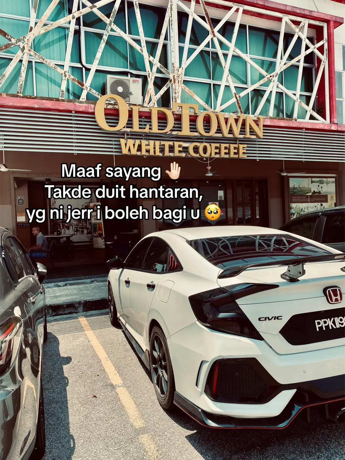 Masa ni memang berpeluh dah, haha ! Sebab aircond Oldtown problem 😢 Syukur, Selesai juga bantu client apply Plan Takaful🤲🏻 Terima kasih Mad kerana percayakan Amirul sebagai Agent Takaful. 🙌🏻 Yang benar, Amirul Hafiz (AIA Public Takaful) Sebarang pertanyaan, klik ja link dekat bio 🤍 #aia #medicalcard #takaful #hibah #hibahtakaful