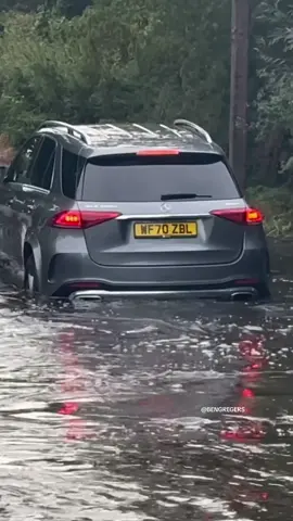 Whoops…😭🤦🏻‍♂️ #Stuck #Failed #TooFast #Splash #entertainment #satisfyingvideos #RiverCrossing #Why #BENGREGERS #Waves #fun #cars #unbelievable #UK #Flooded #FordCrossing #wow (Youtube: BENGREGERS ☑️📲)