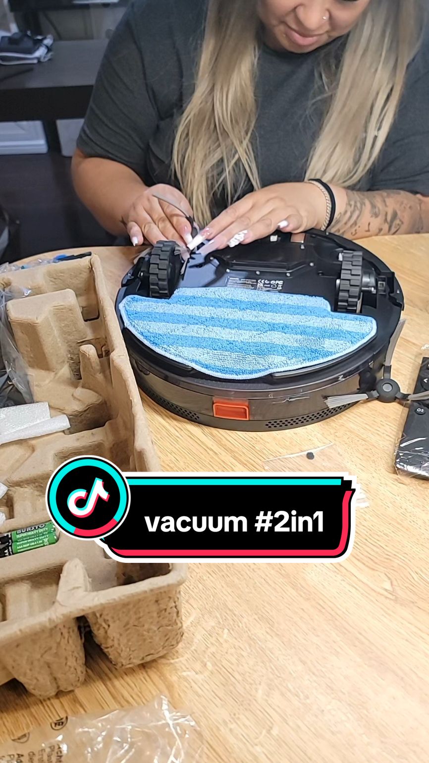 #vacuum #2in1 #robotvaccuum #TikTokShop #housecleaning #clean 