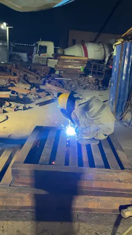Shif malam ges😂#fyp #welder #co2 #imip_helmkuning 