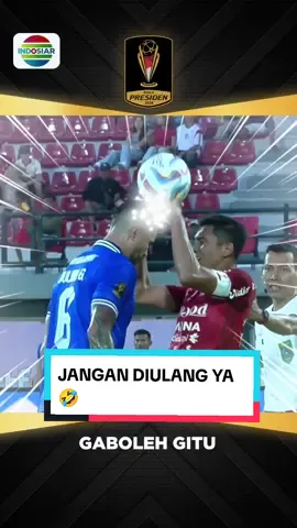 Gaboleh gitu harusnya yaaa lain kali, orang mau lempar malah dihalangi🤣 #PialaPresiden2024 #IndosiarRumahSepakbolaIndonesia #IndosiarSports