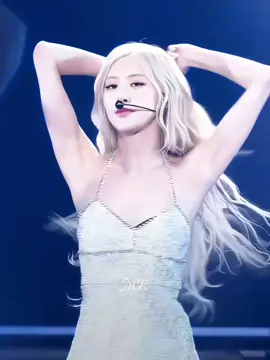 البلوندا كي دايرة💕 #rosé #roséblackpink #fyp #foryou #kpopfyp #viral #algeria #blackpink #الشعب_الصيني_ماله_حل😂😂 