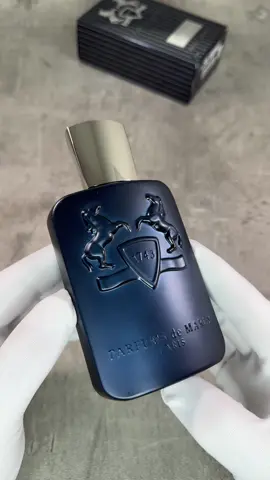 Fragrance Unboxing | Parfums de Marly - Layton #ParfumsDeMarly #ParfumsDeMarlyLayton #PDMLayton #Layton #Fragrance #FragranceTikTok #NicheFragrance #UltraNicheFragrance #FragranceCollector #FragranceReview#FragranceUnboxing #FragranceCollection #FragranceoftheDay  #Smellgood #Scent #SOTD #SOTN #ScentoftheDay#ScentoftheNight #Perfume #NichePerfume #PerfumeCollector #PerfumeAddict #PerfumeLover #PerfumeContent #Cologne #NicheCologne #Unboxing #BlindBuy #ASMR #ContentCreator #UGC #ForYou #ForYouPage #FYP #GoViral #Viral #Views #CapCut 