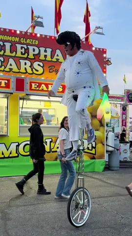 A juggling Elvis on a unicycle singing about corn dogs… The stuff you see at the county fair! 🤣 #dizndonohues #portercountyfair #indiana #elvispresley #dizn #funny #elvisimpersonator #smalltownamerica 