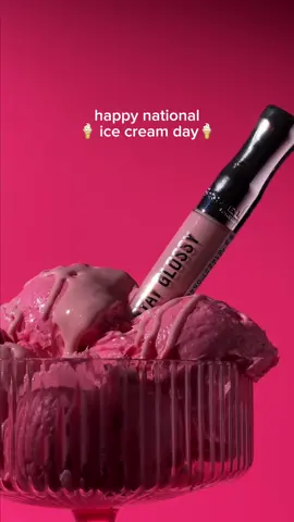 WARNING: looks incredibly delicious, but to be worn on lips only 🍦 #RimmelLondon #LiveTheLondonLook #LipGloss #LipCombo #NationalIceCreamDay