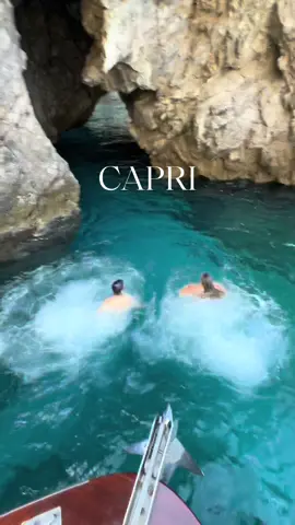 Favorite adventure so far! 🍋 #travel #travelvideo #capri #Summer #italy 