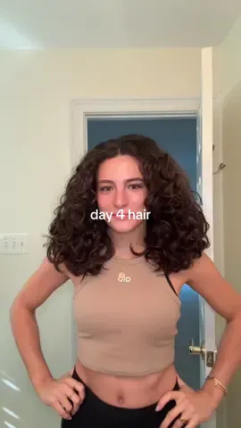 day 4 curly hair refresh routine 💦➰✨ #curlyhairstyles #curlygirlmethodforbeginners #beginnercurlyhair #curlyhairroutine #curlyhairproducts 