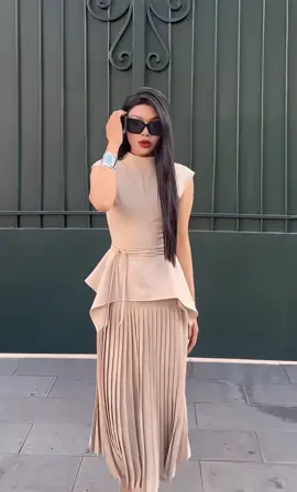 Make your day with Jaylyn top x Meryl skirt. #graphenistas #feedback #beigetone #beigemood