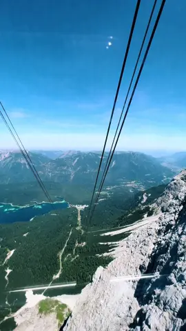 #bayern #zugspitze #garmischpartenkirchen #natur #berge #eibsee #seilbahn 