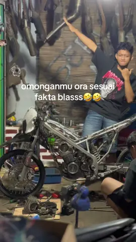 guyu banter😫🙏#kudus24jam #xyzbca #butuhfyp #pelitfyp #masukberanda #surexkartini😋🤙🏻 #supermotoherex #surexkretek🚀 #supermotoherexstyle #surex #surexgank🔥 #klxherexstyle #surexkretek #klxherexproject 