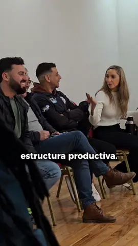 Desde la Diplomatura de Economía Política de CEPA, organizamos una jornada de vinculación productiva para los y las estudiantes. Visitamos a la planta de Toyota, charlamos con los compañeros de la UOM Campana-Zarate, tomamos mates, nos conocimos personalmente y comimos una bondiola espectacular. Así que más vale que se sumen el año que viene.