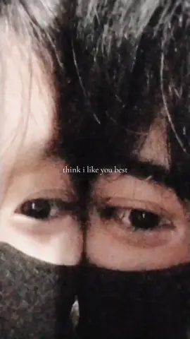 his eyeeeesss are asksknsajbdosnsodnsia hi @J 