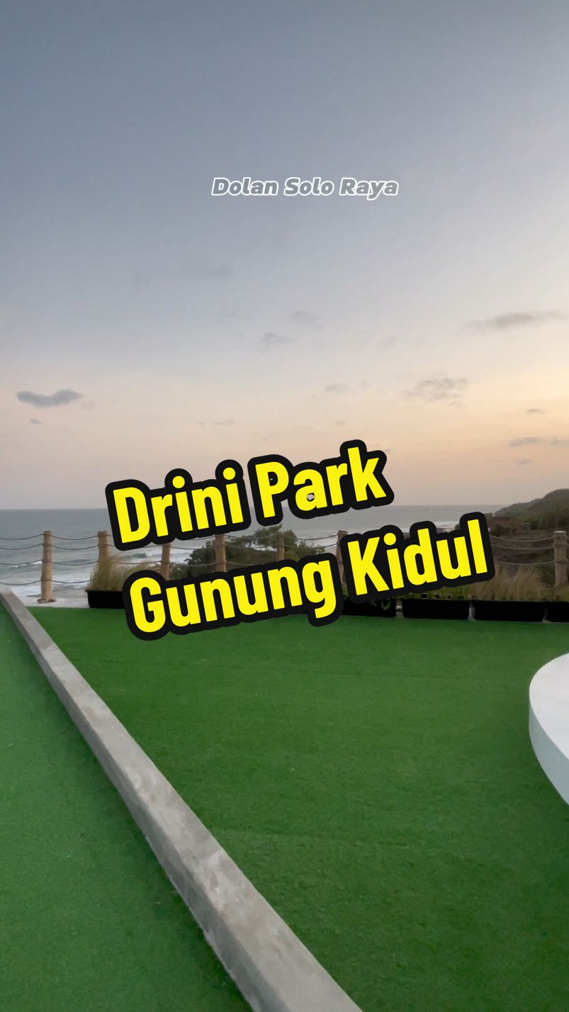 Wisata Baru di Gunung Kidul yg masih satu kawasan dg Pantai Drini. Drini Park sebuah taman wisata yg berada ditepian Pantai Drini yg juga menyediakan beberapa wahana permainan spt Sky Ride, Kolam Renang dan Playground. dg 20K aja kita sudah bisa menikmati indahnya Pantai Drini dari ketinggian dan bebas semua spot foto yg ada dikawasan ini  Ayo kapan kalian kesini guys? 😀👍🥰 #jogja #yogyakarta #gunungkidul #pantaidrini #drinipark #wisatajogja #jogjaistimewa #explorejogja 