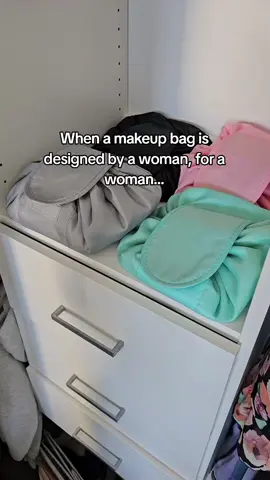 This makeup bag is a gamechanger 😍💄  #makeupbag #makeuphacks #beautyessentials 