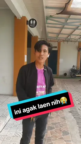 jangan traveling ini cuma sketsa😭🙏 @Mr.lazyboy @afisukasusu😋🍼  #sketsakomedi #ariyadi21 #komedi #lucu #lewatberandafyp #fyppp 