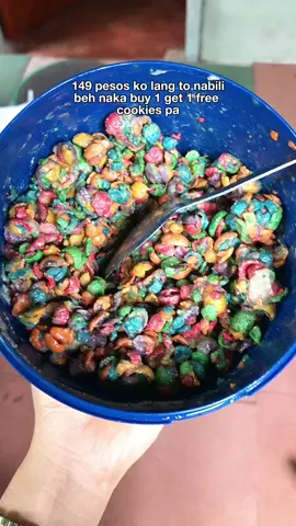 Napakasulit ng 149 pesos mo🥹 #freecookies #rainbowcrunch #snacks #momomfood #fyp 
