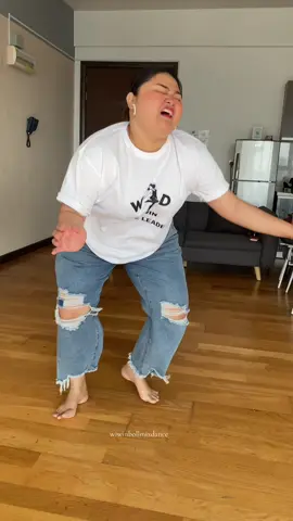 Malu kaki merekah pakai heels tak cantik😭 #wiwinbollmixdance #wbdteam #wiwinreview #Reqah @say_iera @syi ☻ 