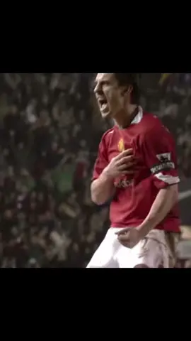 Gary Neville X Oasis 🍋 #oasis #manchesterunited #mufc #footballtiktok #edit #england #PremierLeague 