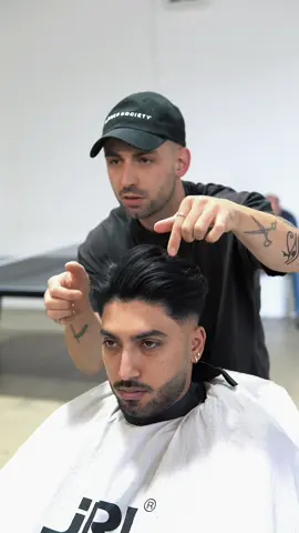 The 60/40 side part! Using the JRL ONYX range to get that drop fade 🔥 #sidepart #dropfade ad