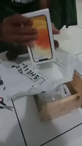 @icavusvitasarii semogah bermanfaat ya #pstoreberbagi #iphone #buatkamu #FindItAtWatsons 