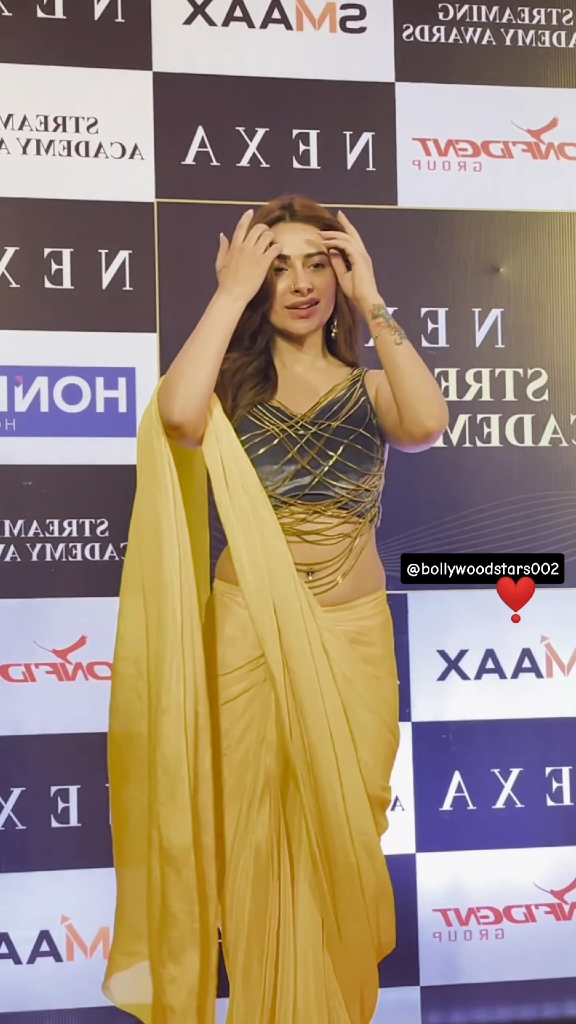 So elegant so beautiful MAHIRASHARMA Graces the red carpet of NEXA streaming academy awards @DANCING WORLD @BOLLYWOOD STARS@Emmy @Sohail bhai @🫀 Dr Îndah Qalbi 🩺 @Leenu_abbasi @MBC Bollywood @Meeni Tech  #bollywoodstars002 #foryou #foryoupage #viral #tiktok #duet #trending #bollywood #BollywoodDance #BollywoodSongs #BollywoodActors #BollywoodActresses #BollywoodMovies #BollywoodFashion #BollywoodNews #BollywoodUpdates #BollywoodLovers #BollywoodFever #BollywoodMagic #BollywoodGlitz #BollywoodGlamour