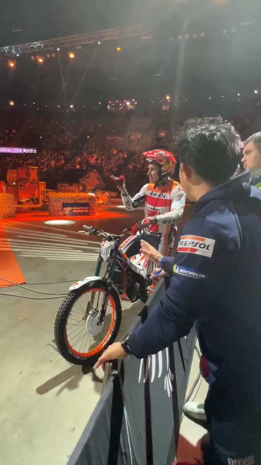 Dernière zone de la soirée #trialindoorinternational #trial #trials #trialindoor #mototrial #xtrial #trialbike #moto #bike #motorcycle #motor #Motorsport #motorbike #FIM #rider #tonibou #trialindoormontpellier 