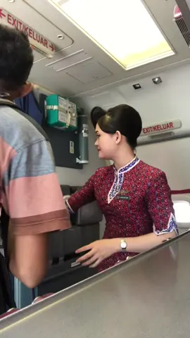 beri waktu tuk bersandar sebentar❤️ #flightattendant #pramugari #pramugariindonesia #lionair #fyp 