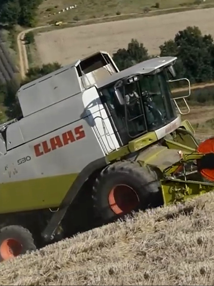 CLAAS 530 MONTANA EXTRÊMES CONDITIONS . MOISSON DE L’EXTRÊME 37 #extremeineamm @extreme_ineamm #claas #moisson