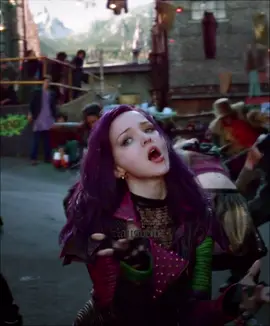 Rotten to the core has literally one of the best choreographies #descendants #klausvein #maldescendants #eviedescendants #carlosdescendants #jaydescendants #cameronboyce #dovecameron #descendantsedit #malbertha #disney #edit #fy #fyp 