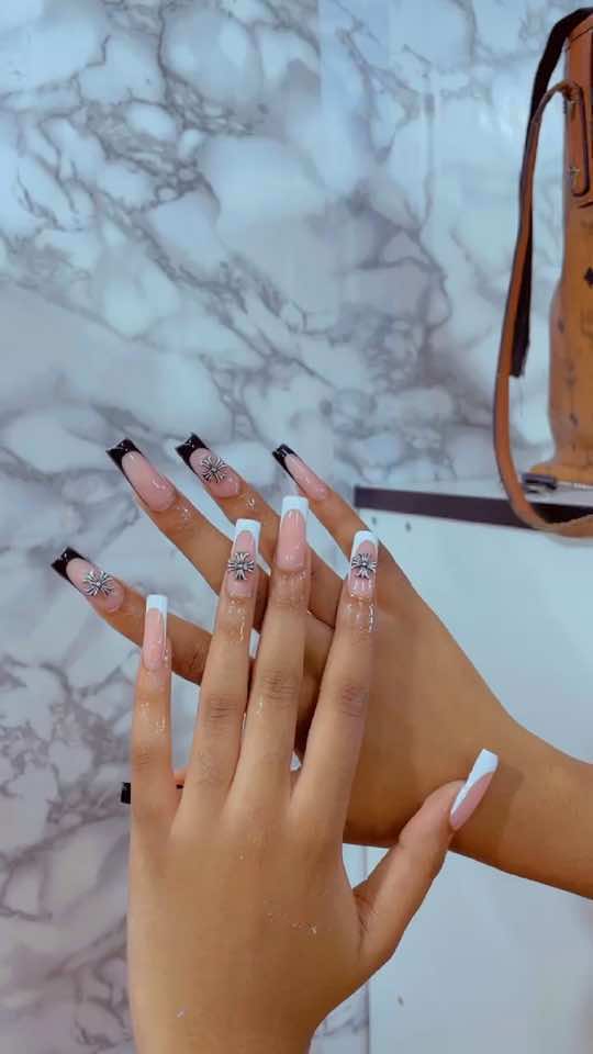 Braamfontein nails 08141232223#SAMA28 #tiktoksa #inmybubblewithbaseus #southafricanails #braamfonteinnails 