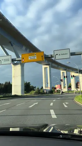 Rauf auf die Insel Rügen 😍😊 fahren gern über den alten Rügendamm 🤩☀️🫠.           #Rügen #Inselrügen #Stralsund #ostsee #rügendamm #fy #fürdich #juli #viral #vonstralsundnachrügen #♥️