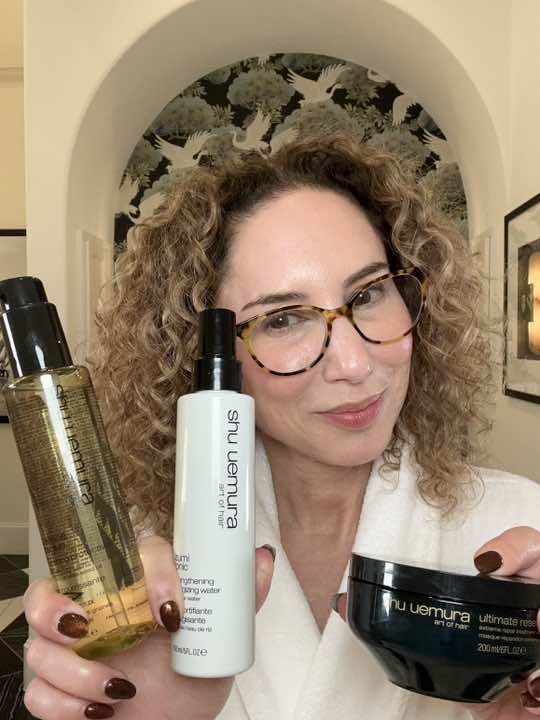 It’s time to wash and pamper my hair! I’m loving this trio of products from @shu uemura art of hair because they’re nourishing and make my hair and routine feel so luxurious. 🧖‍♀️✨ Shop Shu Uemura’s hair oil, hair mask, and strengthening treatment at @sephora ! #shuartofhairpartner Products used: Essence Absolue Nourishing Protective Oil Ultimate Reset Extreme Repair Hair Mask Izumi Tonic Strengthening Energizing Water