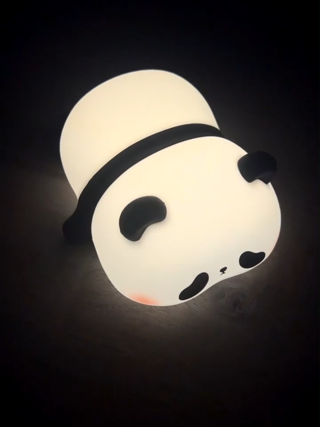 🌟 Brighten up your child's bedroom with the adorable Panda Night Light! 🐼 This cute and warm light is made of squishy silicone material and features timer and dimmable light settings. It's the perfect rechargeable bedside lamp for baby, children, toddlers, and even breastfeeding women. Get yours today and add a cute touch to your décor!  #pandanightlight #light #NurseryLamp #BedsideLight #CuteDecor 🌙