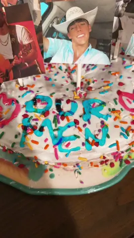 good lookin cake if you ask me😉 #fyp #trending #fypツ #fypシ゚viral #fypp #fy #cake #relatable #makemefamous #viral #fyppp #lanadelrey @Official💎T.Parker @Cole Barkley @Konnor Jung @Konnor Jung @Jackwrightofficial @Riley Green #country #countryboy #boys #men #rileyduckman #tiktok @karly @parkermccollum 