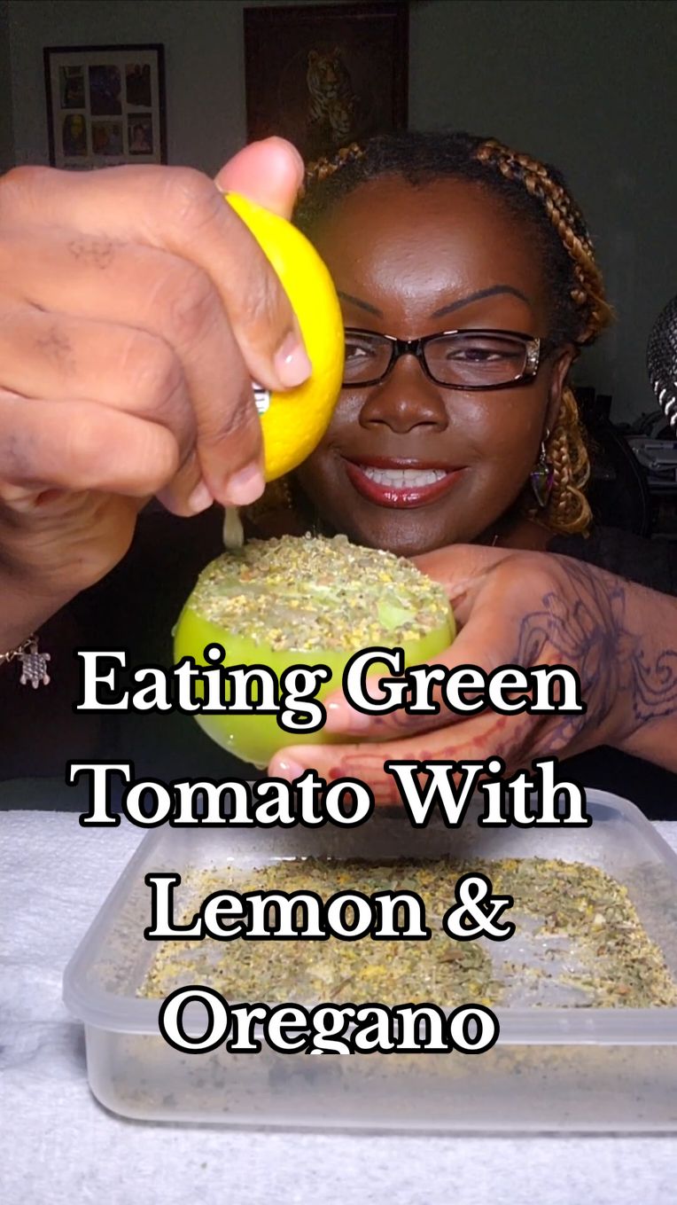 #eatingtomatoes #greentomatoes #asmr #snack #cravings #lemon 