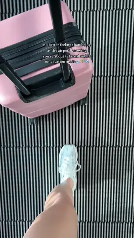 travel vibes :)  #airport #vacation #travel 