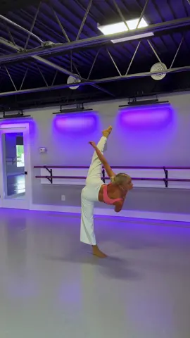 GOOD LUCK BABE 🎀😙 ootd: @lululemon Studio  #dance #dancer #dancersoftiktok #flexibility #dancevideo #dancestudio #dancechoreography #goodluckbabe #chappellroan #thedancecollectivemd 