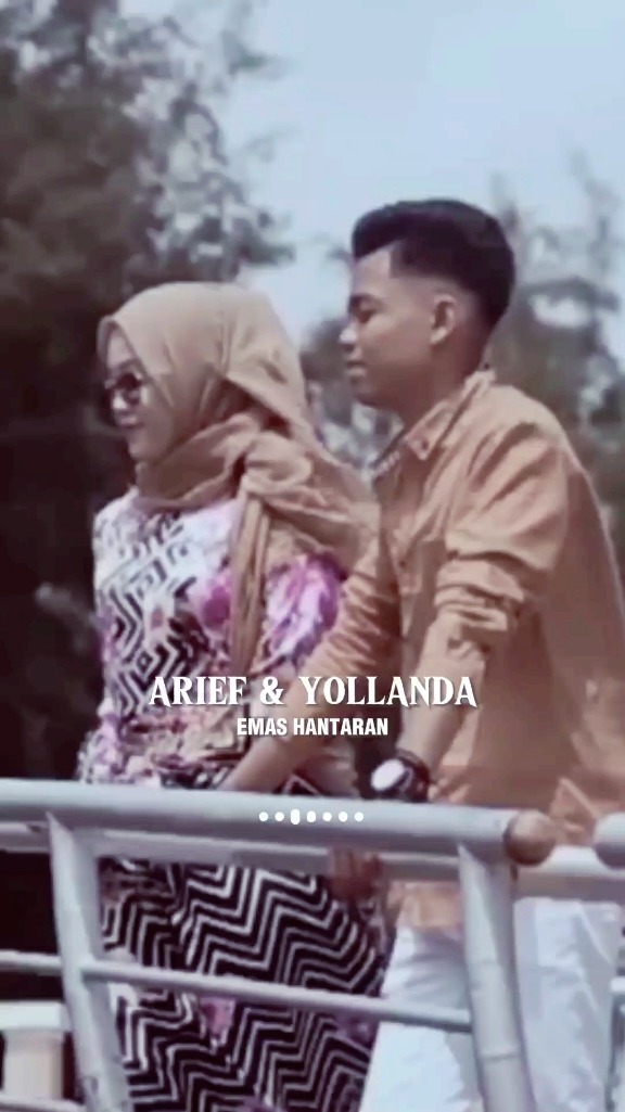 Emas Hantaran - Arief & Yollanda #fyp #fypシ #arief #yollanda #emashantaran #CapCut #trending #liriklagu #laguviral #xybca #masukberanda #masukberanda @arief_putra_ @yollandaofficial28 @liyamaetsa_07 