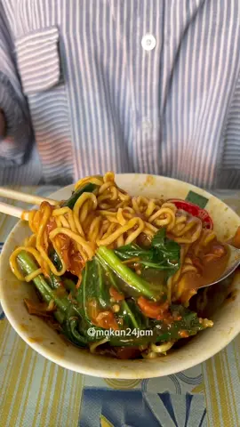 ASMR MIE AYAM ARJUNA #mieayam #mieayamarjuna #mieayambarbar #mieayamlekoh #kulinertiktok #kulinerkroya #kulinercilacap 