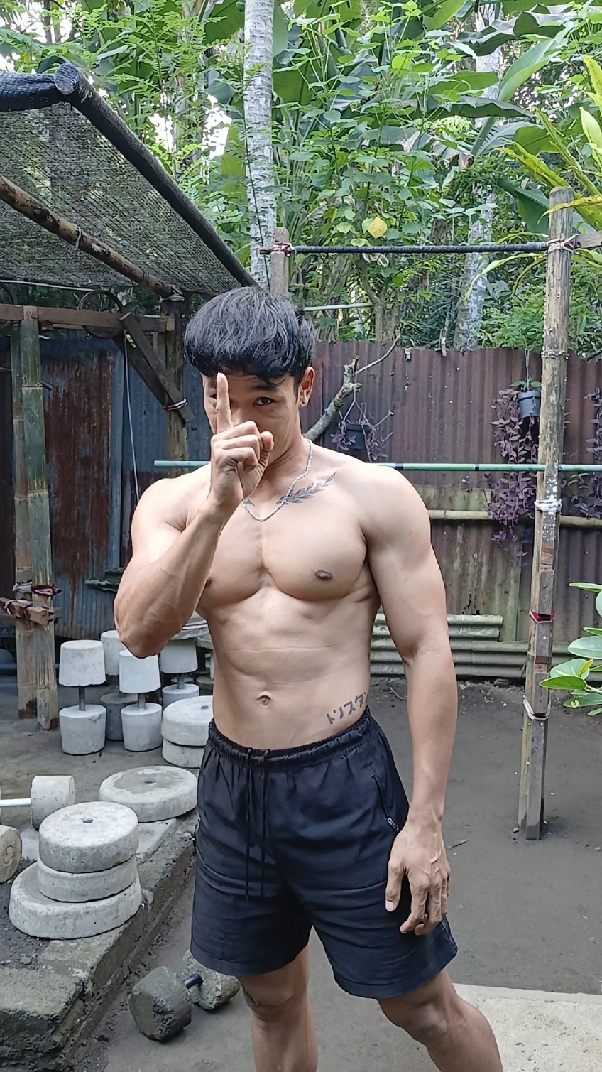 gym workout di rumah latihan rear delts pakai dumbel. lakukan dengan beban tidak terlalu berat dengan  12 - 20  reps ×4 set.. #gym #workout  #olahraga  #reardelts  #ototbahudumbel  #shoulders  #fyp #GymTok 