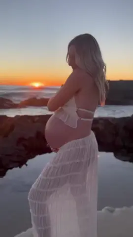 The magic of sunrise and a goddess in a killer dress. Our Celeste halterneck two piece set is to die for and suits before, during and after pregnancy. ✨✨⭐️ #goddessdress #goddessgown #pregnantgoddess #maternitydress #dresshireaustralia #dresshiresydney  Video footage thanks to the amazing @Tiarne 