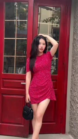 Mặc váy dotie và chờ anh qua đón #minbyan #vayxinhdaopho 