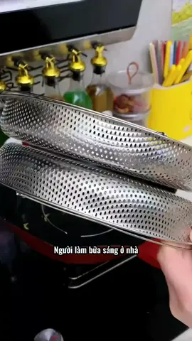Nồi hấp inox trong bếp còn có tay cầm cầm tay chống bỏng, dùng được cho cả nồi lớn và nhỏ tại nhà rất tiện lợi!! #rohapthucpham #giadungnhabep #tienich #thietthuc #jizonguyen 