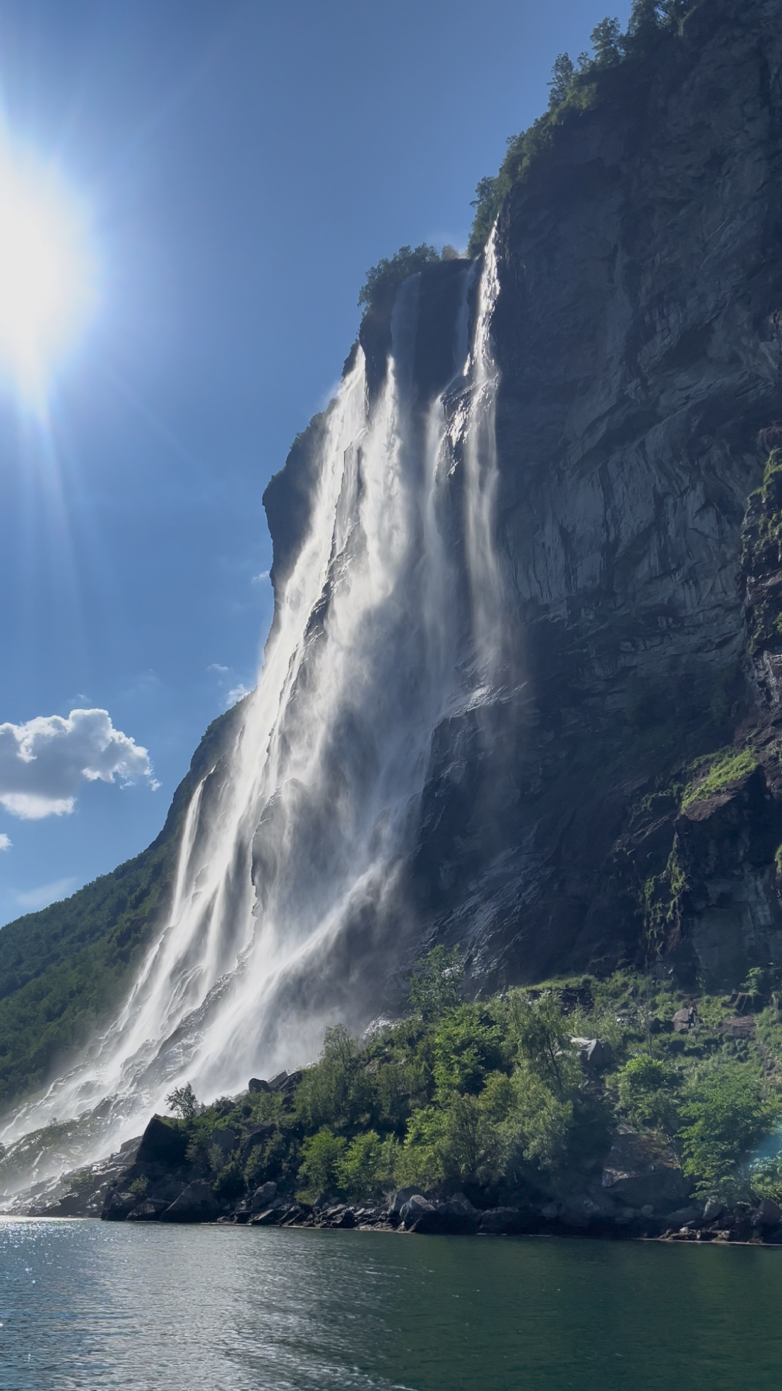 Norway Landscape Live Wallpapers Photos #norway #landscape #water #nature #forest #island #jungle #wallpapers #livewallpapers #livephotos #videowallpapers #phonewallpapers #bestwallpapers #newwallpapers #4k #8k 