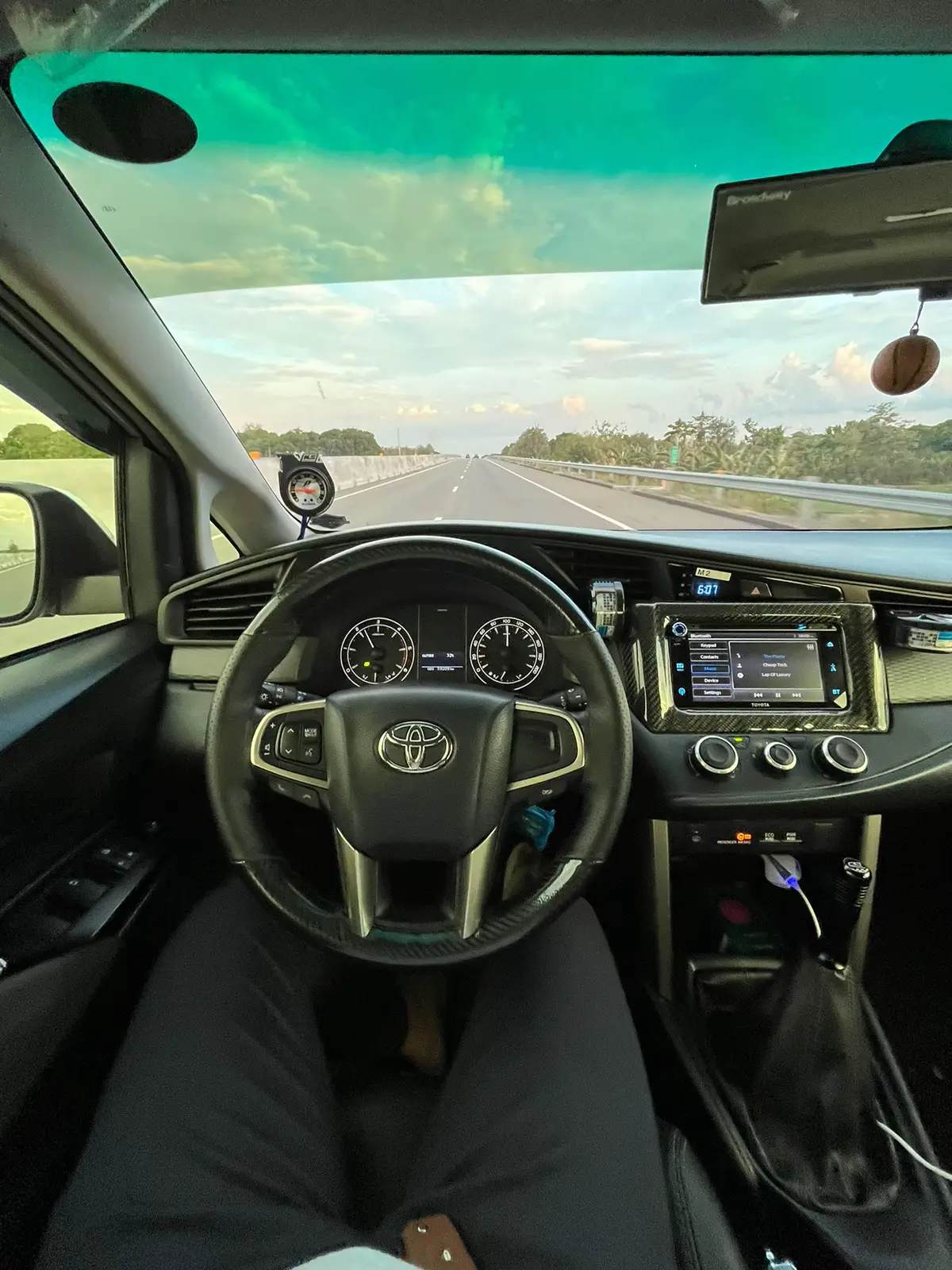 Eyyy 🤥😂 #carsoftiktok #Toyota #Innovadiesel #fyp #Innova1GD #fyph 