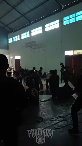 feel alive🔥 #deatcore #deatcorevocalist #deatcoreband #deatcoremusic #indonesiadeathcore #deatcoreindonesia #metalcore #metalcoremusic #metalcoreband #metalcoretiktok #revengethefate #rtfcolony #rtfcolonyindonesia #theartismurder #slaughtertoprevail #suicdesilence #lornashore #chelseagrin #whitchepel #fyp 